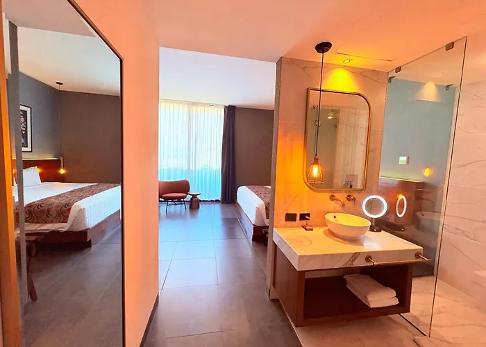 Stylish Queen In The Heart Of Playa Aparthotel Playa del Carmen