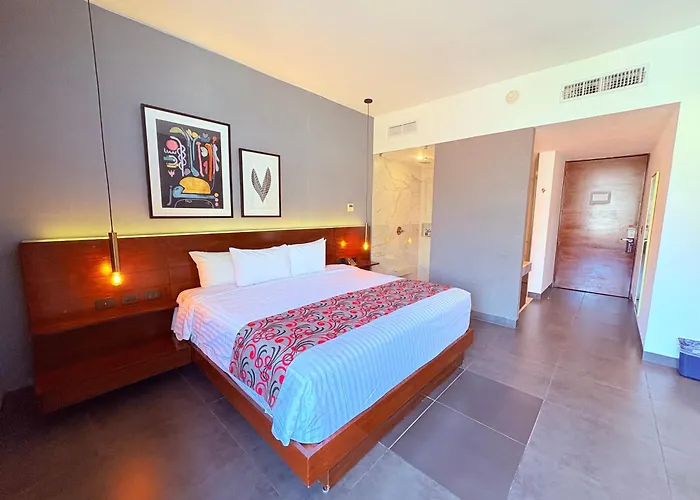 Stylish Queen In The Heart Of Playa Aparthotel